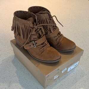 Indigo Brown Fringe Lace-Up Boots